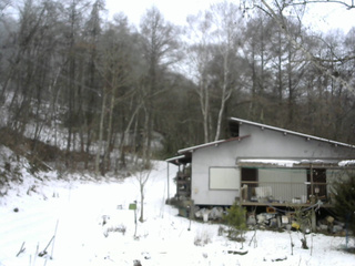 長野県菅平高原 ゆたか山荘 西側(坂上) 2025/12/09 09:00