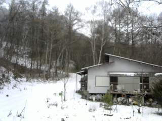 長野県菅平高原 ゆたか山荘 西側(坂上) 2025/12/09 11:30