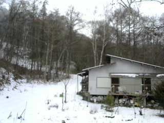 長野県菅平高原 ゆたか山荘 西側(坂上) 2025/12/09 11:45