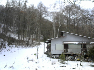 長野県菅平高原 ゆたか山荘 西側(坂上) 2025/12/09 13:00