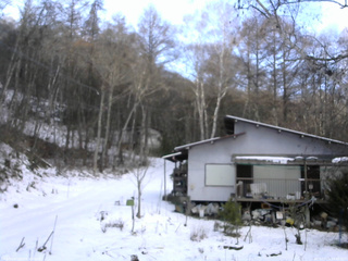 長野県菅平高原 ゆたか山荘 西側(坂上) 2025/12/09 13:30