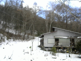 長野県菅平高原 ゆたか山荘 西側(坂上) 2025/12/09 13:45