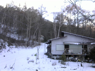 長野県菅平高原 ゆたか山荘 西側(坂上) 2025/12/09 14:15