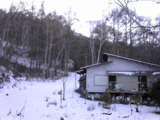 長野県菅平高原 ゆたか山荘 西側(坂上) 2025/12/09 15:00
