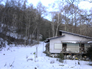 長野県菅平高原 ゆたか山荘 西側(坂上) 2025/12/10 08:30