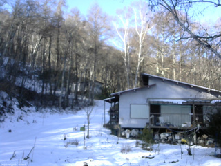 長野県菅平高原 ゆたか山荘 西側(坂上) 2025/12/10 09:15