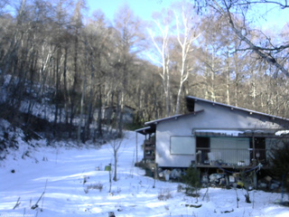 長野県菅平高原 ゆたか山荘 西側(坂上) 2025/12/10 09:30
