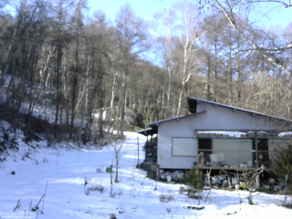 長野県菅平高原 ゆたか山荘 西側(坂上) 2025/12/10 11:30