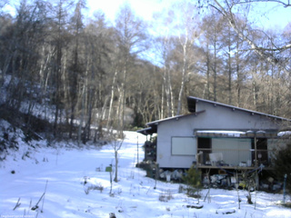 長野県菅平高原 ゆたか山荘 西側(坂上) 2025/12/10 12:15