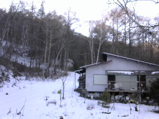 長野県菅平高原 ゆたか山荘 西側(坂上) 2025/12/10 14:00