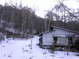 長野県菅平高原 ゆたか山荘 西側(坂上) 2025/12/10 15:00
