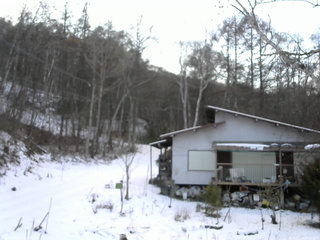 長野県菅平高原 ゆたか山荘 西側(坂上) 2025/12/10 16:15