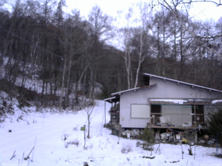 長野県菅平高原 ゆたか山荘 西側(坂上) 2025/12/11 06:45