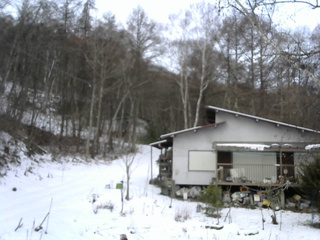 長野県菅平高原 ゆたか山荘 西側(坂上) 2025/12/11 07:30