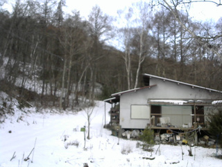 長野県菅平高原 ゆたか山荘 西側(坂上) 2025/12/11 07:45