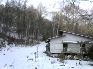 長野県菅平高原 ゆたか山荘 西側(坂上) 2025/12/11 08:15