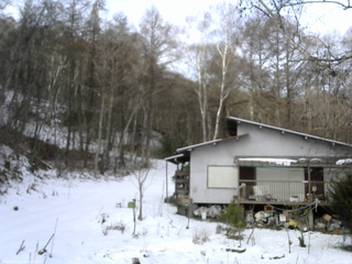 長野県菅平高原 ゆたか山荘 西側(坂上) 2025/12/11 08:45