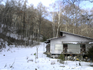 長野県菅平高原 ゆたか山荘 西側(坂上) 2025/12/11 09:00