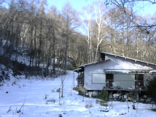 長野県菅平高原 ゆたか山荘 西側(坂上) 2025/12/11 09:45
