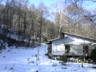 長野県菅平高原 ゆたか山荘 西側(坂上) 2025/12/11 10:15