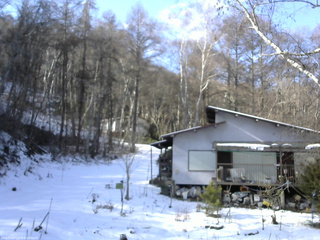 長野県菅平高原 ゆたか山荘 西側(坂上) 2025/12/11 11:15