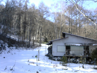 長野県菅平高原 ゆたか山荘 西側(坂上) 2025/12/11 11:45