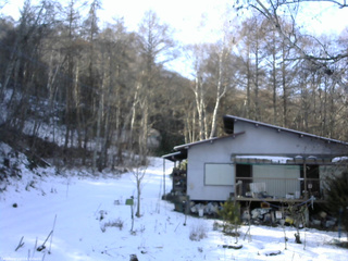 長野県菅平高原 ゆたか山荘 西側(坂上) 2025/12/11 13:00