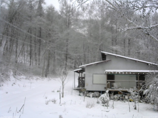 長野県菅平高原 ゆたか山荘 西側(坂上) 2025/12/12 10:45