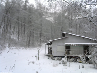 長野県菅平高原 ゆたか山荘 西側(坂上) 2025/12/12 16:00