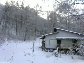 長野県菅平高原 ゆたか山荘 西側(坂上) 2025/12/13 15:45