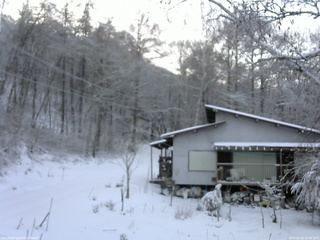 長野県菅平高原 ゆたか山荘 西側(坂上) 2025/12/13 16:00