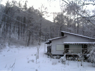 長野県菅平高原 ゆたか山荘 西側(坂上) 2025/12/13 16:45