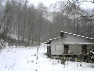 長野県菅平高原 ゆたか山荘 西側(坂上) 2025/12/14 11:30