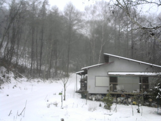 長野県菅平高原 ゆたか山荘 西側(坂上) 2025/12/14 13:00