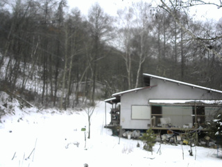 長野県菅平高原 ゆたか山荘 西側(坂上) 2025/12/14 13:30