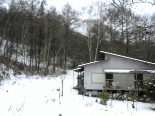長野県菅平高原 ゆたか山荘 西側(坂上) 2025/12/14 14:45