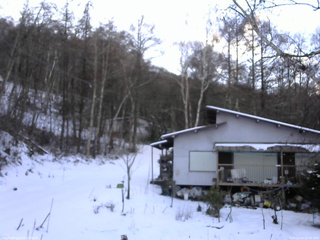 長野県菅平高原 ゆたか山荘 西側(坂上) 2025/12/14 15:45