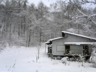 長野県菅平高原 ゆたか山荘 西側(坂上) 2025/12/15 14:00