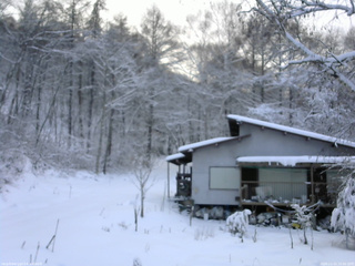 長野県菅平高原 ゆたか山荘 西側(坂上) 2025/12/15 15:00