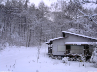長野県菅平高原 ゆたか山荘 西側(坂上) 2025/12/15 16:30