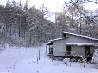 長野県菅平高原 ゆたか山荘 西側(坂上) 2025/12/16 14:00
