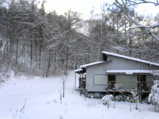 長野県菅平高原 ゆたか山荘 西側(坂上) 2025/12/16 15:45