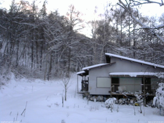 長野県菅平高原 ゆたか山荘 西側(坂上) 2025/12/16 16:30