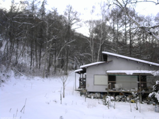 長野県菅平高原 ゆたか山荘 西側(坂上) 2025/12/17 14:30