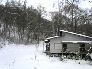 長野県菅平高原 ゆたか山荘 西側(坂上) 2025/12/17 15:00