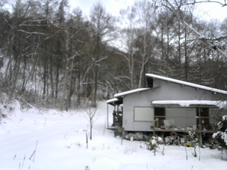 長野県菅平高原 ゆたか山荘 西側(坂上) 2025/12/17 15:30