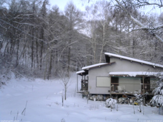 長野県菅平高原 ゆたか山荘 西側(坂上) 2025/12/19 06:45