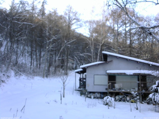 長野県菅平高原 ゆたか山荘 西側(坂上) 2025/12/19 13:45