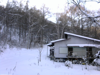長野県菅平高原 ゆたか山荘 西側(坂上) 2025/12/19 14:00