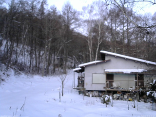 長野県菅平高原 ゆたか山荘 西側(坂上) 2025/12/20 06:45